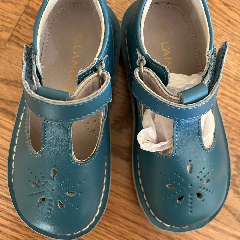 L’Amour Brand New Without Box Alix Wedge Size 9